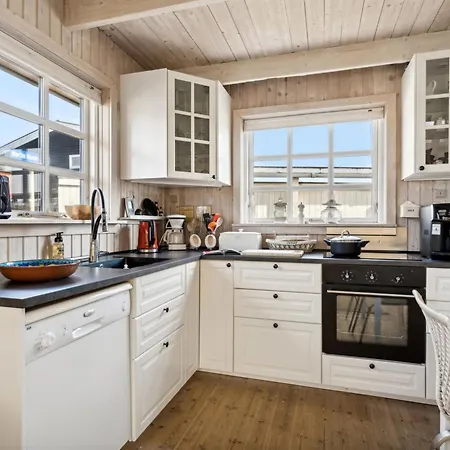 Asgerd - 20m From The Sea By Interhome